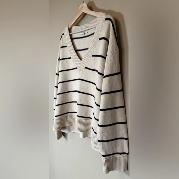Reformation Sienna Oversized Cream Black Striped V Neck Sweater Size Medium - Picture 3 of 6